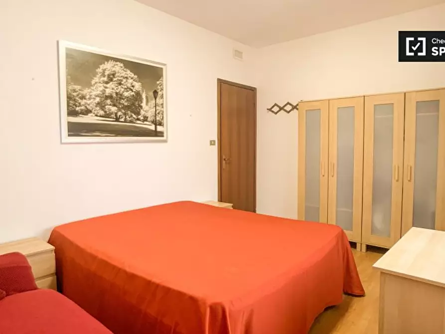 Immagine 3 di Camera condivisa in affitto  in Via Valentino Banal, 00177 Roma RM, Italy a Roma