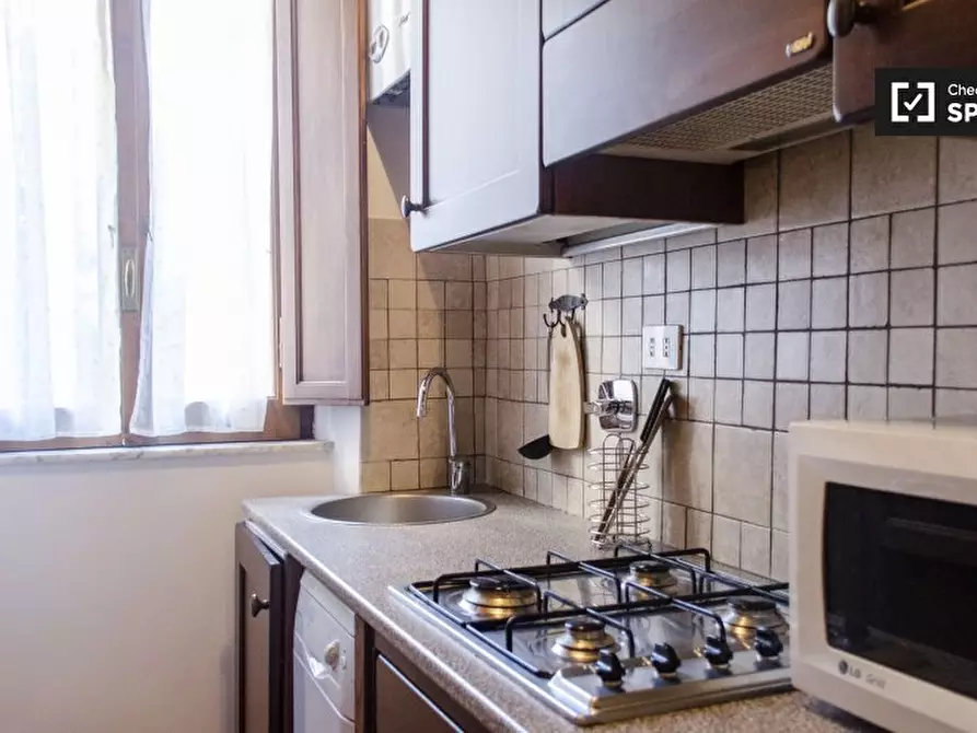 Immagine 6 di Appartamento in affitto  in Vicolo del Leopardo, 00153 Roma RM, Italy a Roma