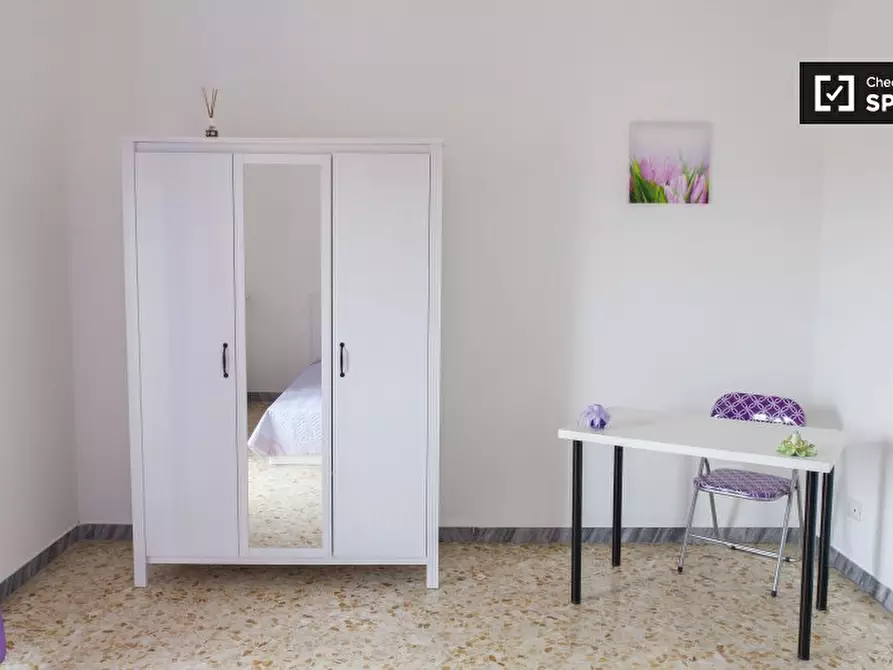 Immagine 4 di Camera condivisa in affitto  in Via della Massimilla a Roma