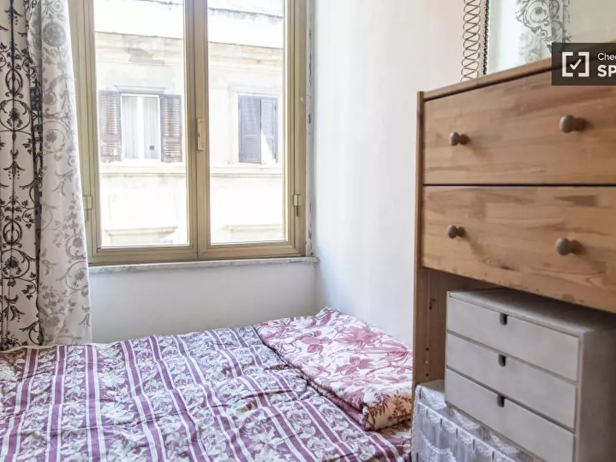 Immagine 2 di Camera condivisa in affitto  in Via Pesaro a Roma