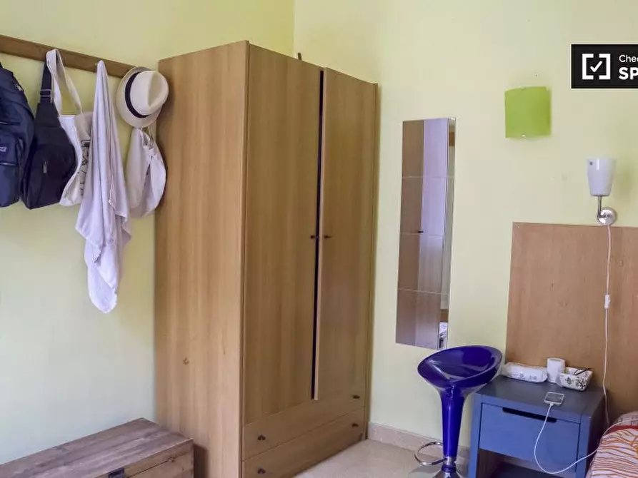 Immagine 4 di Camera condivisa in affitto  in Via Castelfidardo, 00185 Roma RM, Italy a Roma