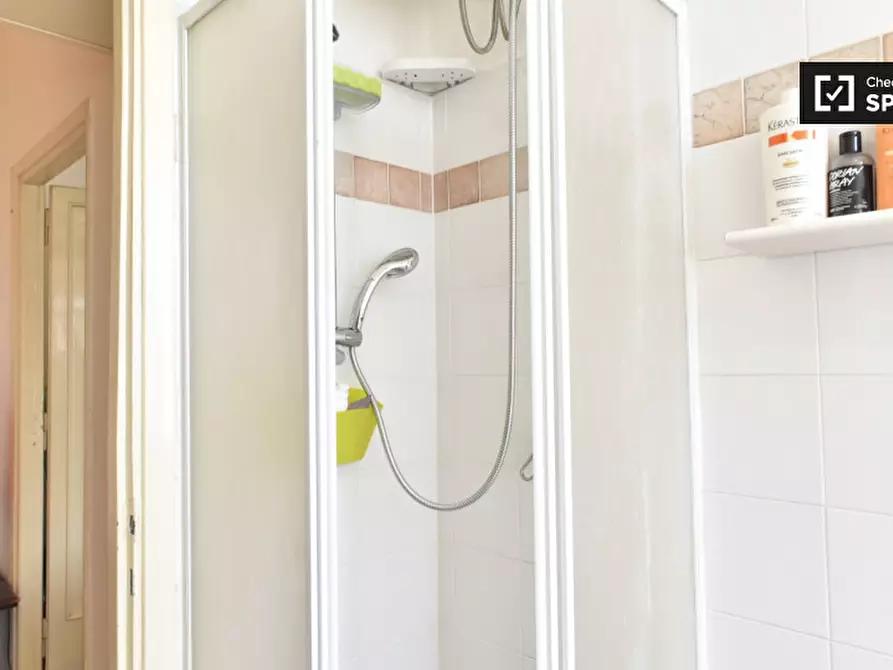 Immagine 8 di Appartamento in affitto  in Via Bernardino Telesio a Roma