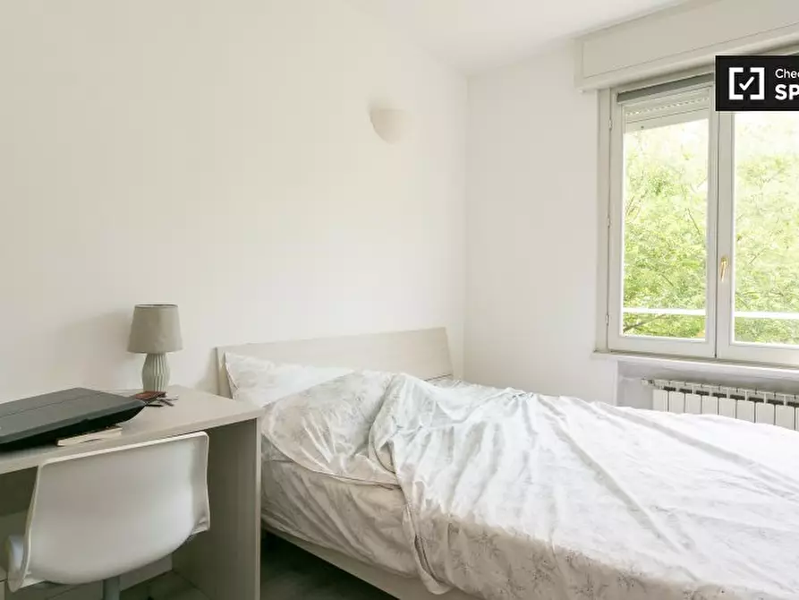 Immagine 2 di Camera condivisa in affitto  in Via Francesco Caracciolo, 20155 Milano MI, Italy a Milano