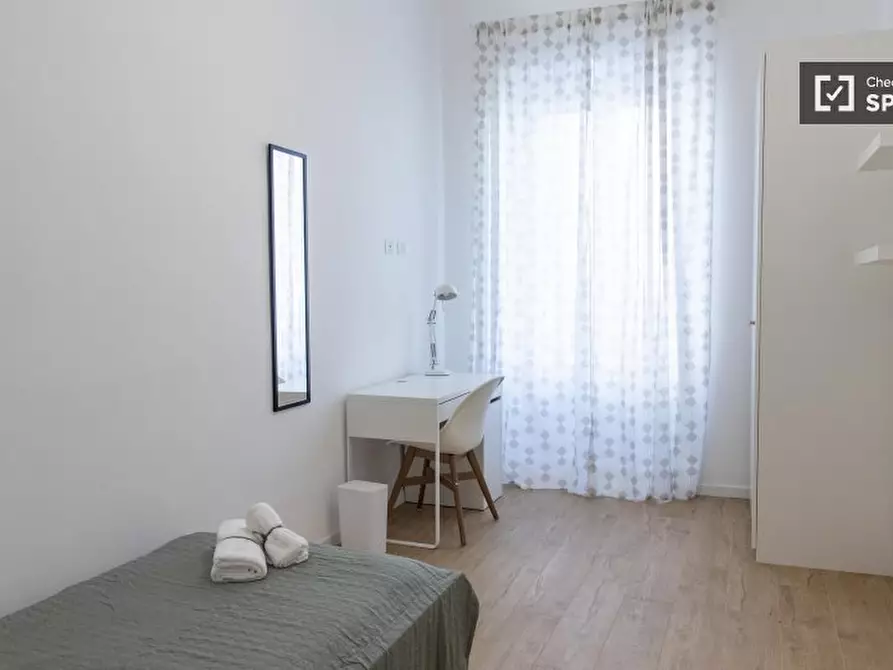 Immagine 3 di Camera condivisa in affitto  in Via Crema a Roma