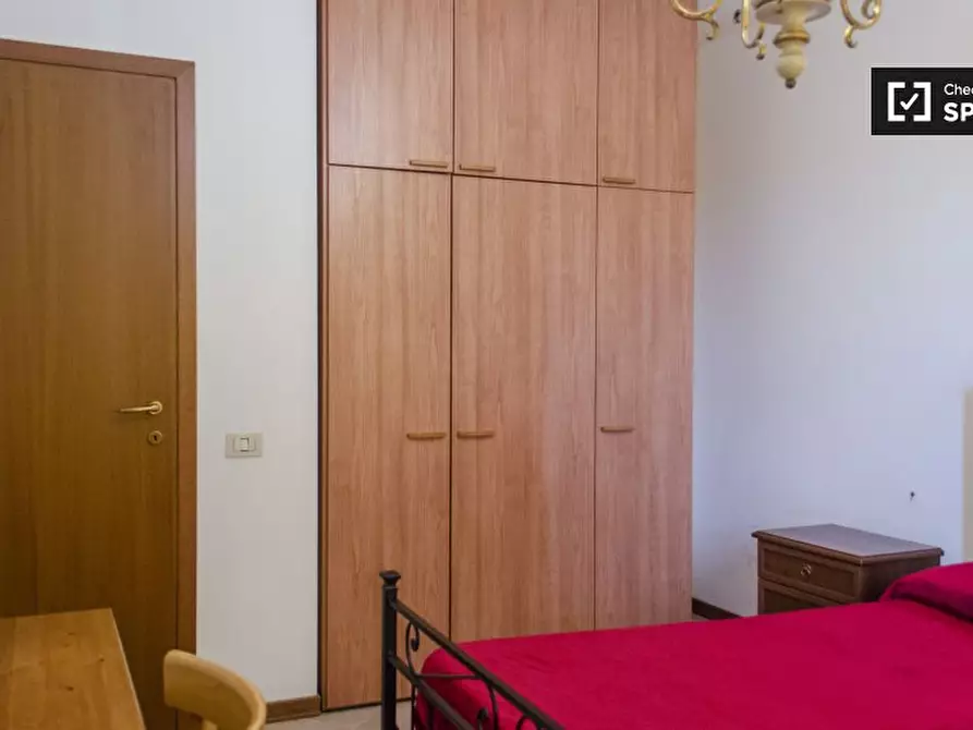 Immagine 4 di Camera condivisa in affitto  in Via del Podere Fiume a Roma