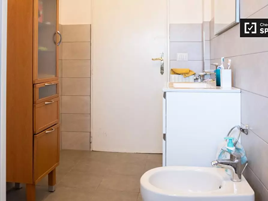 Immagine 12 di Camera condivisa in affitto  in Via Salvatore Pincherle a Roma