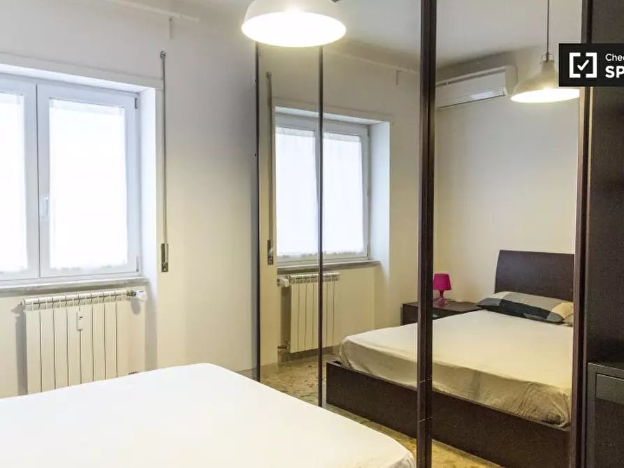 Immagine 2 di Camera condivisa in affitto  in Via Tarquinio Collatino a Roma