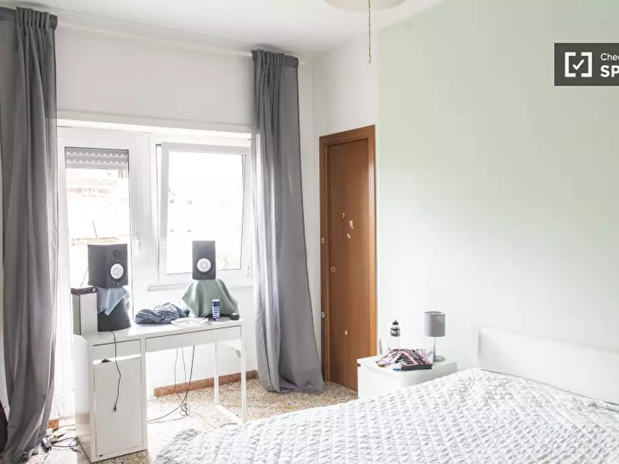 Immagine 10 di Camera condivisa in affitto  in Via Oderisi da Gubbio a Roma