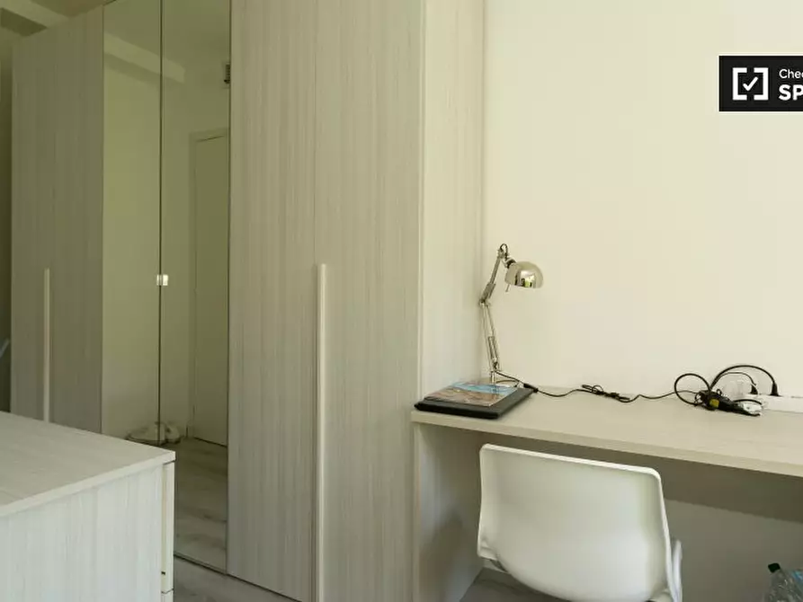 Immagine 2 di Camera condivisa in affitto  in Via Francesco Caracciolo, 20155 Milano MI, Italy a Milano