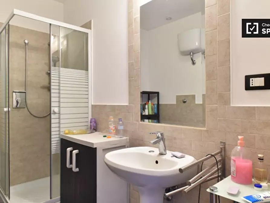 Immagine 13 di Camera condivisa in affitto  in Via Bernardo Minozzi a Roma