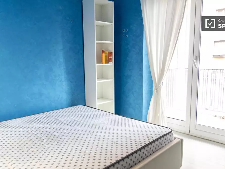 Immagine 7 di Camera condivisa in affitto  in Via dei Campi Flegrei a Roma