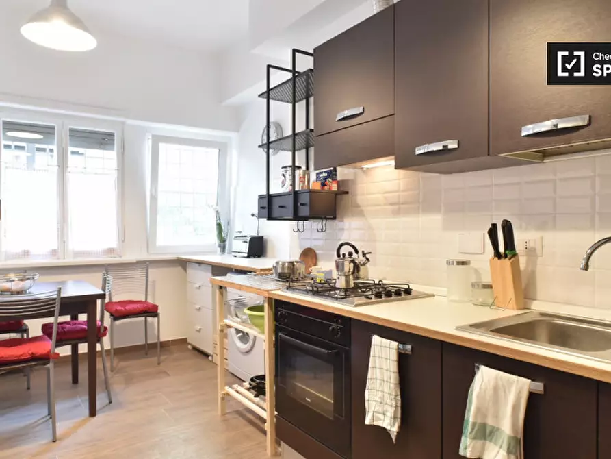 Immagine 9 di Camera condivisa in affitto  in Via Fogliano a Roma