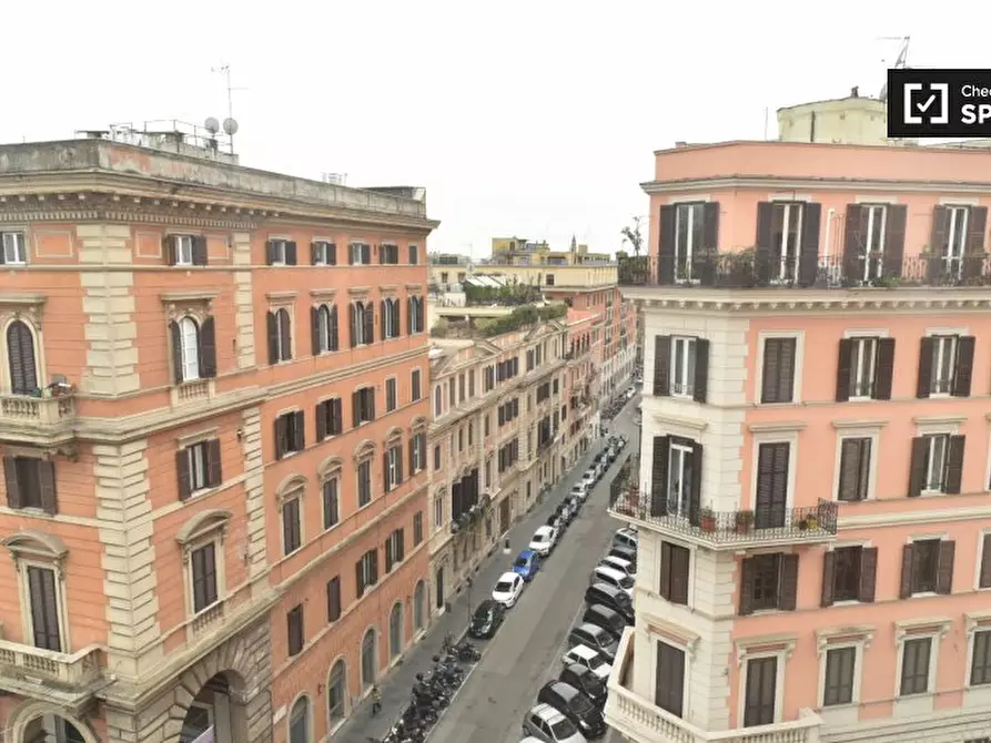 Immagine 6 di Camera condivisa in affitto  in Piazza Vittorio Emanuele II, 00185 Roma RM, Italy a Roma