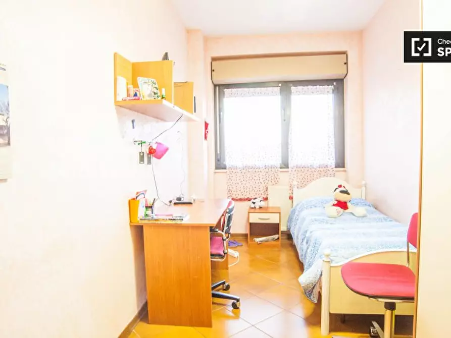 Immagine 15 di Camera condivisa in affitto  in Via Francesco Gentile a Roma