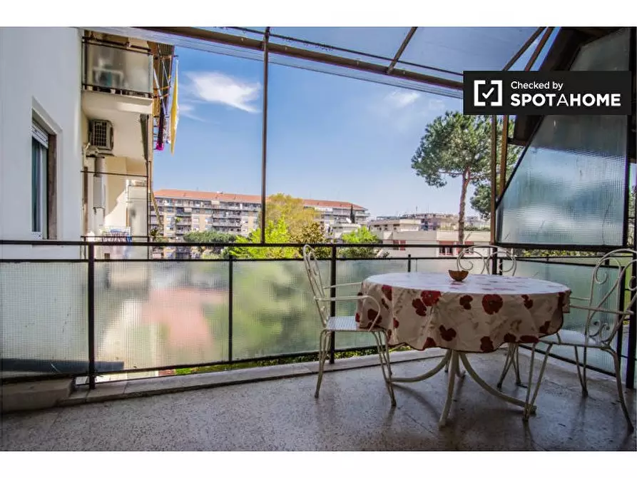 Immagine 6 di Camera condivisa in affitto  in Piazza San Giovanni Bosco a Roma