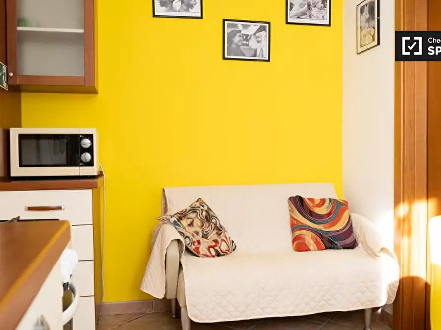 Immagine 13 di Appartamento in affitto  in Via Grottaferrata a Roma