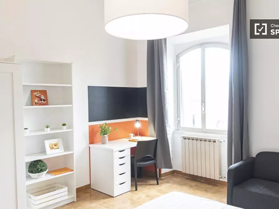 Immagine 2 di Camera condivisa in affitto  in Via Aleardo Aleardi a Roma