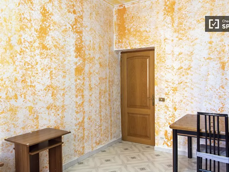 Immagine 3 di Camera condivisa in affitto  in Via Simone Ghini a Roma