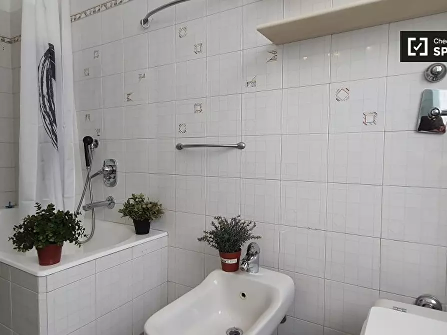 Immagine 16 di Camera condivisa in affitto  in Via Sebastiano del Piombo a Milano