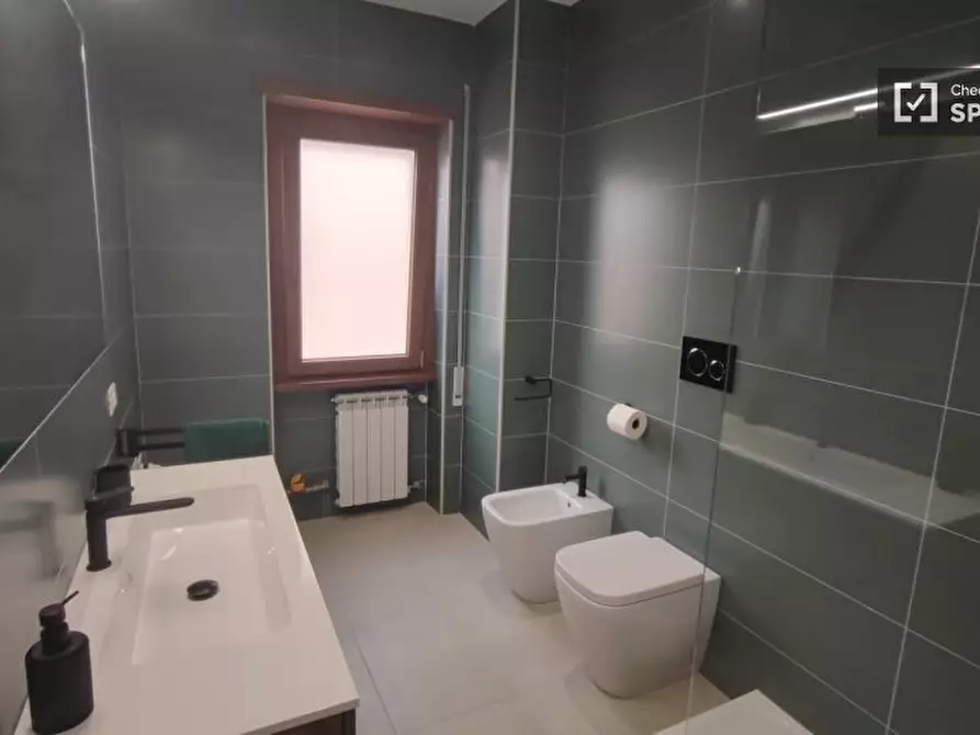 Immagine 18 di Camera condivisa in affitto  in Via Baldo degli Ubaldi a Roma