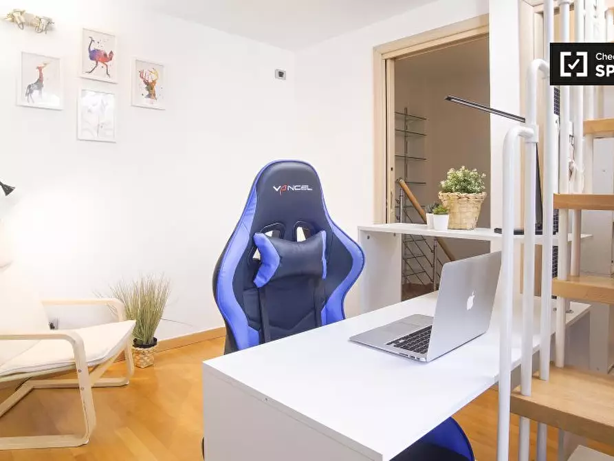 Immagine 5 di Camera condivisa in affitto  in Via Giulio e Corrado Venini a Milano