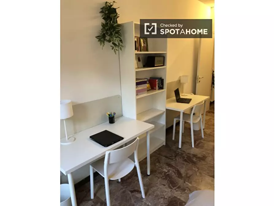 Immagine 4 di Camera condivisa in affitto  in Via Umberto I a Padova