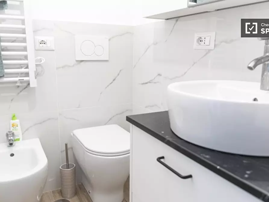 Immagine 12 di Appartamento in affitto  in Via Aulo Plauzio a Roma