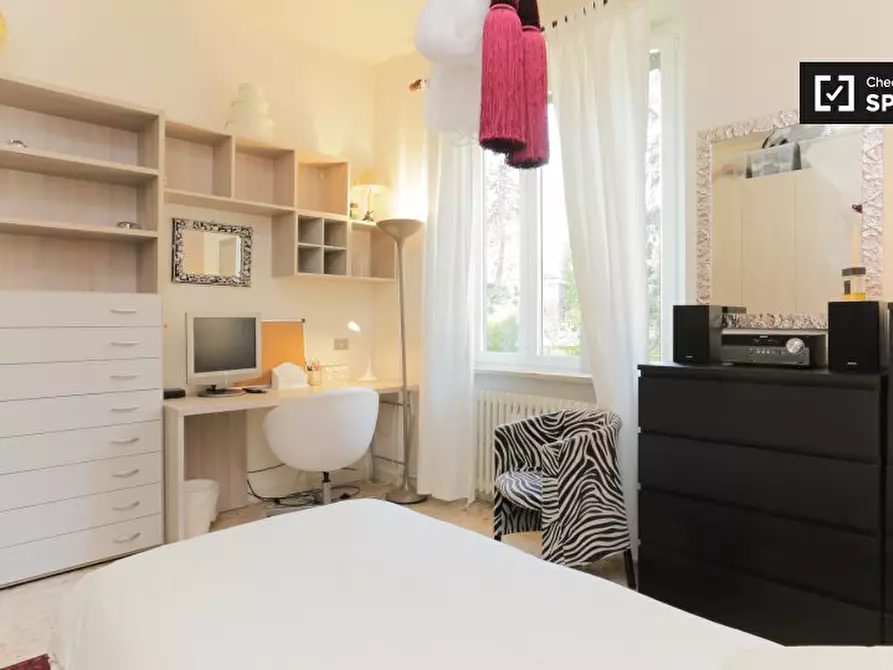 Immagine 4 di Camera condivisa in affitto  in Via Guglielmö Röntgen, 19, 20136 Milano MI, Italy a Milano