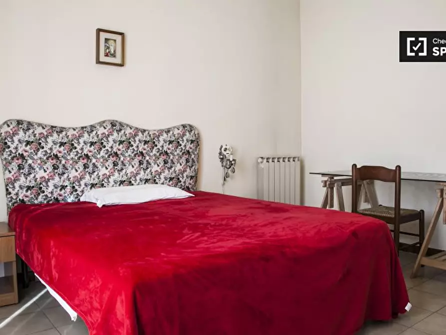 Immagine 3 di Camera condivisa in affitto  in Via Santa Domenica Talao a Roma