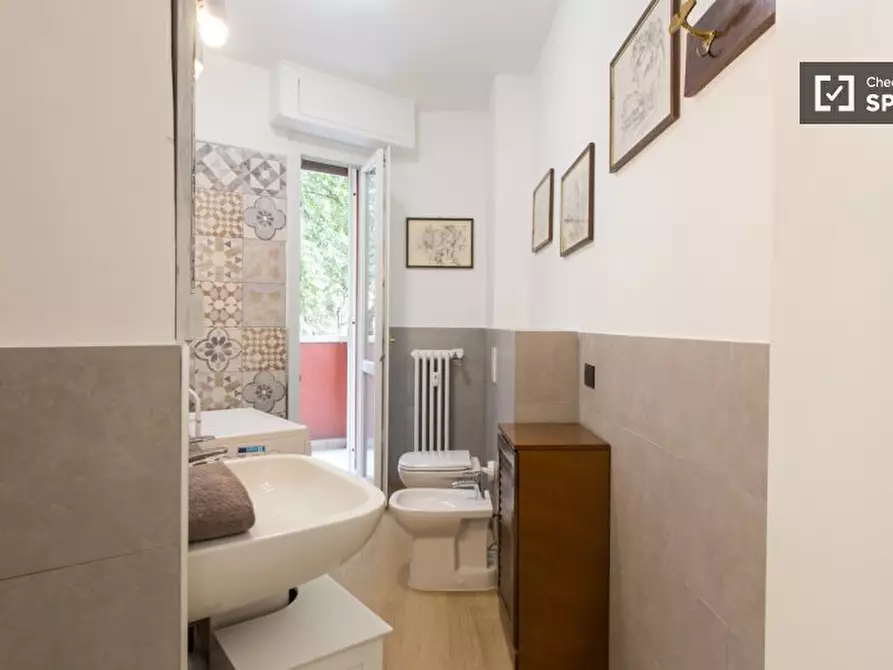 Immagine 6 di Camera condivisa in affitto  in Via Lorenteggio a Milano