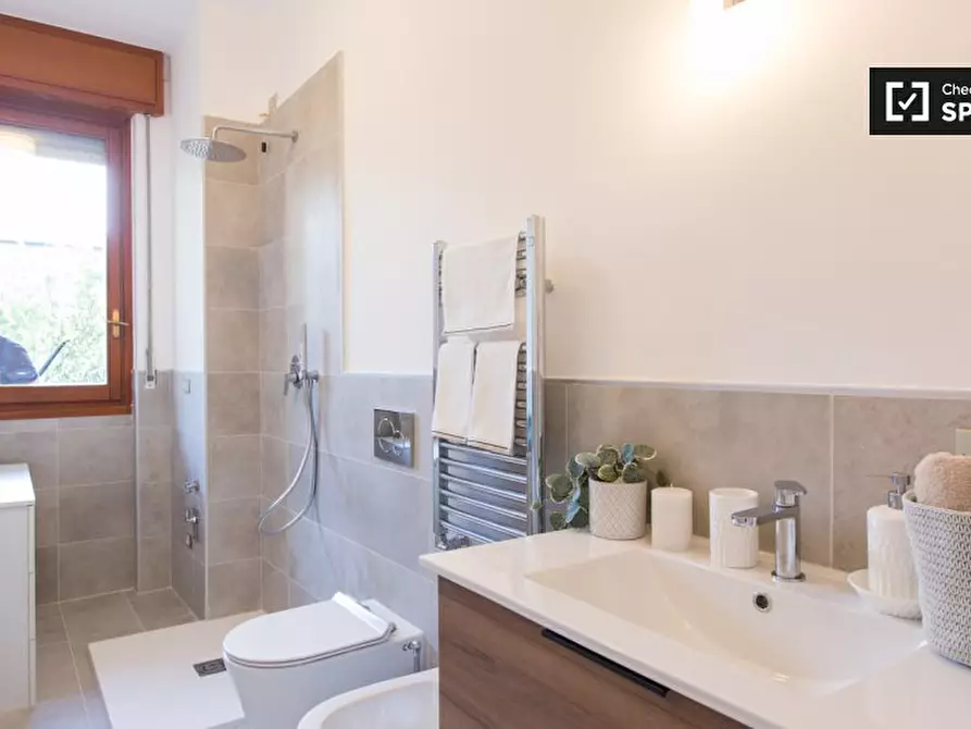 Immagine 16 di Camera condivisa in affitto  in Via Toce a Milano