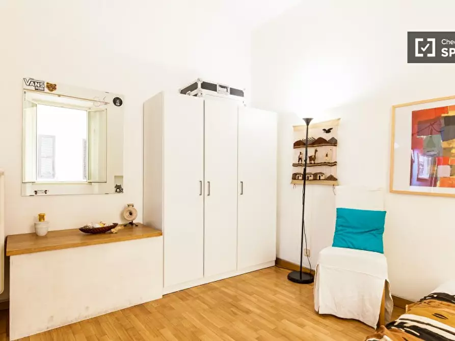 Immagine 3 di Camera condivisa in affitto  in Via di S. Angela Merici a Roma