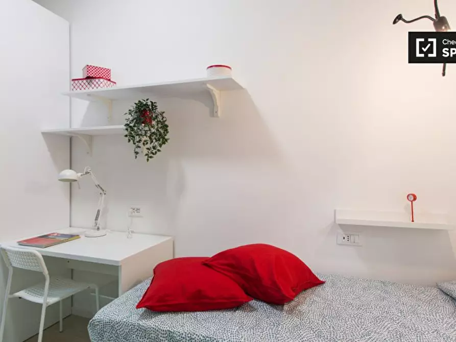 Immagine 3 di Camera condivisa in affitto  in Via Mincio a Milano