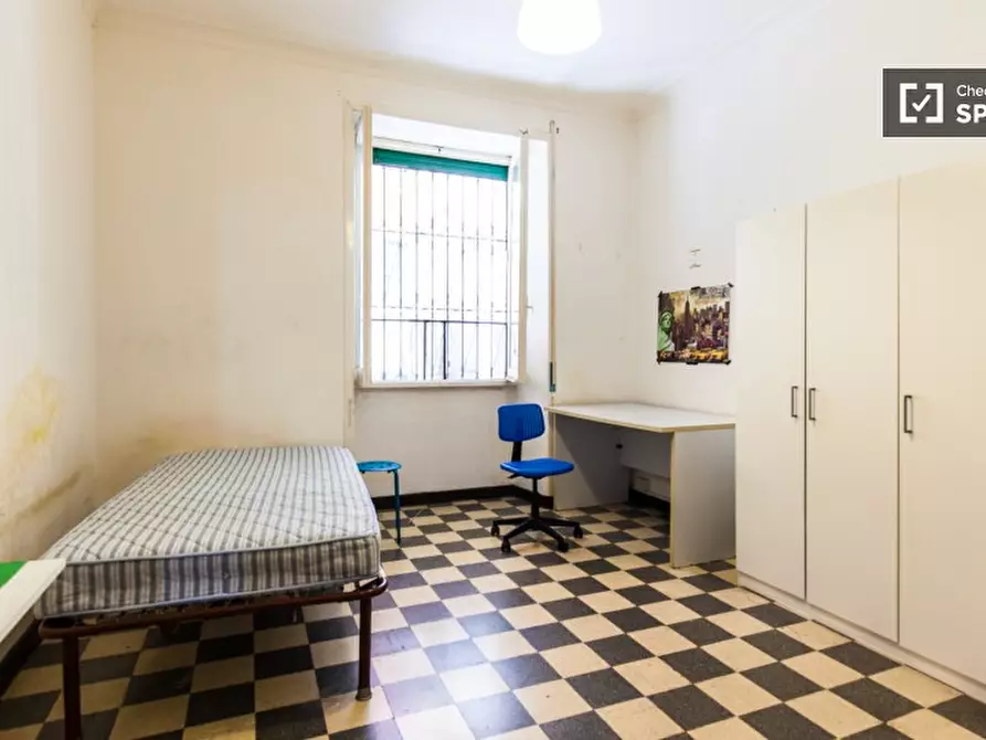 Immagine 3 di Camera condivisa in affitto  in Via Berengario a Roma