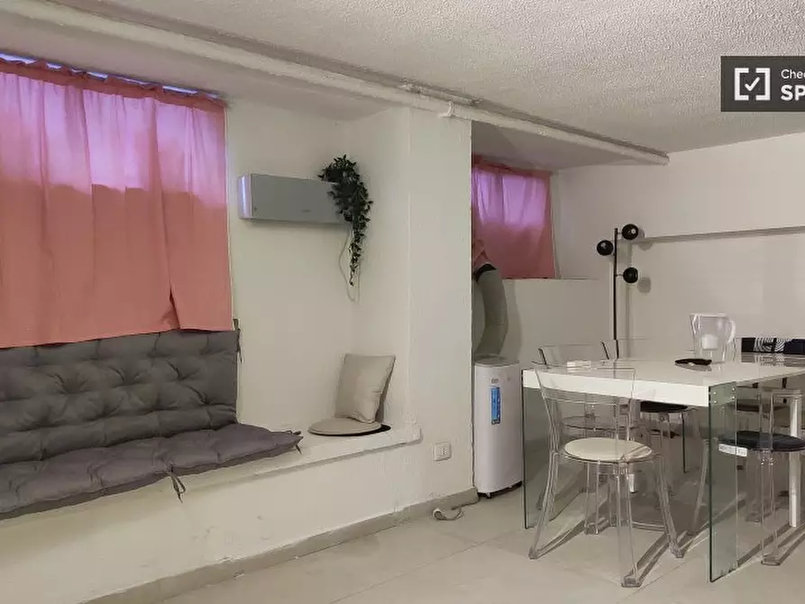 Immagine 8 di Camera condivisa in affitto  in Via Salasco a Milano