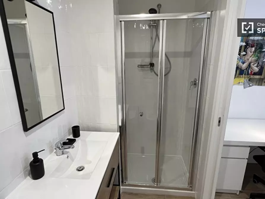 Immagine 10 di Camera condivisa in affitto  in Via Giovanni Mingazzini a Roma