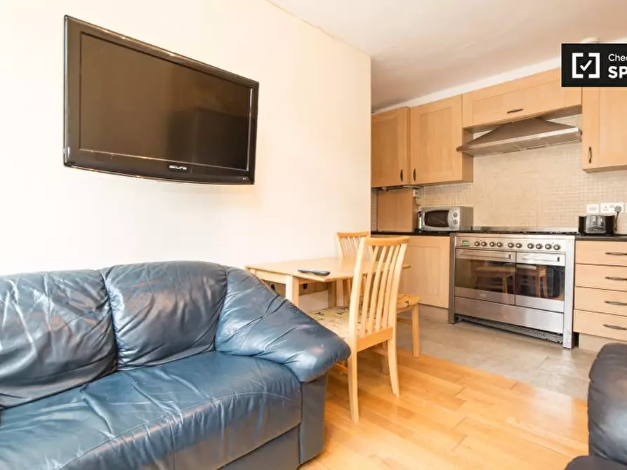 Immagine 6 di Camera condivisa in affitto  in Rayners Rd, London SW15 2AY, UK a Wandsworth