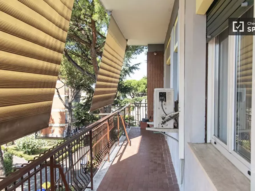 Immagine 16 di Camera condivisa in affitto  in Via Aurelio Mistruzzi a Roma