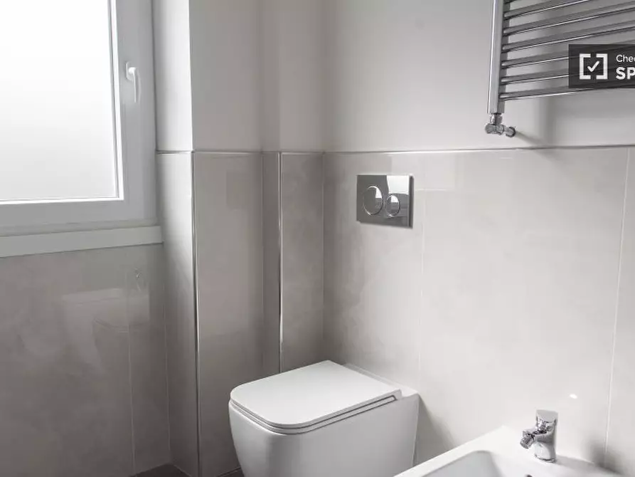 Immagine 13 di Camera condivisa in affitto  in Via del Casale Sansoni a Roma