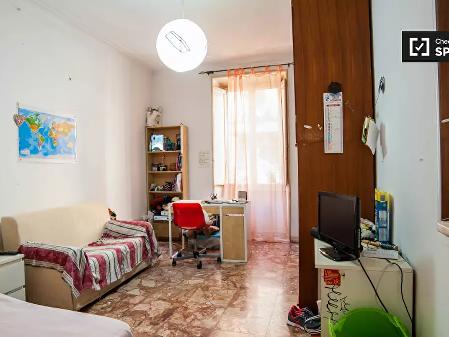 Immagine 16 di Camera condivisa in affitto  in Via Carnia a Roma