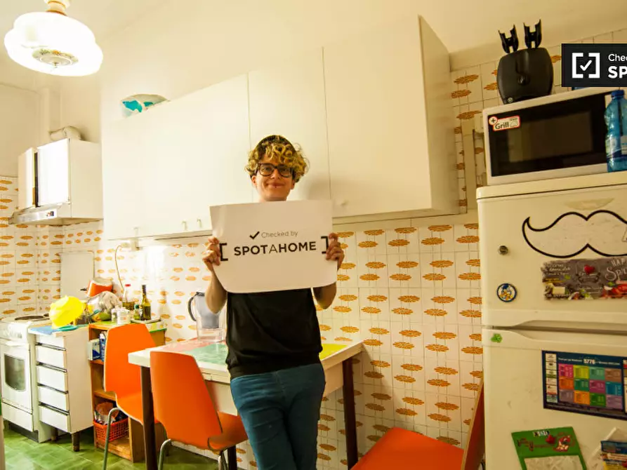 Immagine 10 di Camera condivisa in affitto  in Via Carnia a Roma