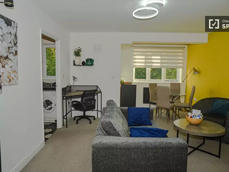 Immagine 5 di Appartamento in affitto  in Rush Grove St a Eltham
