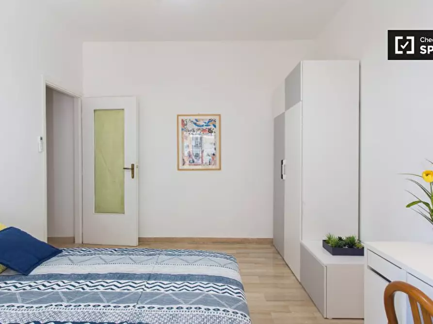 Immagine 2 di Camera condivisa in affitto  in Via Mincio a Milano