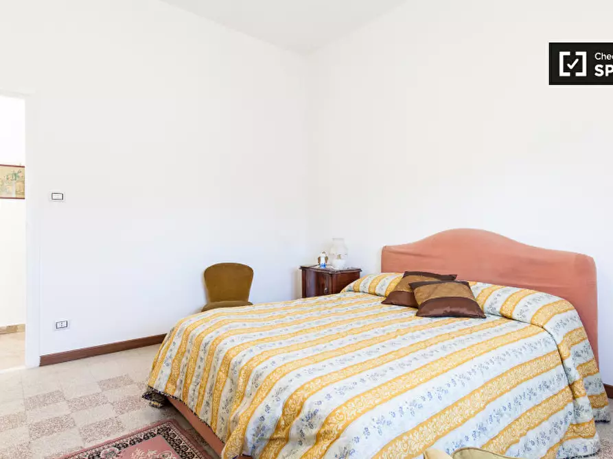 Immagine 11 di Camera condivisa in affitto  in Via Nemorense a Roma