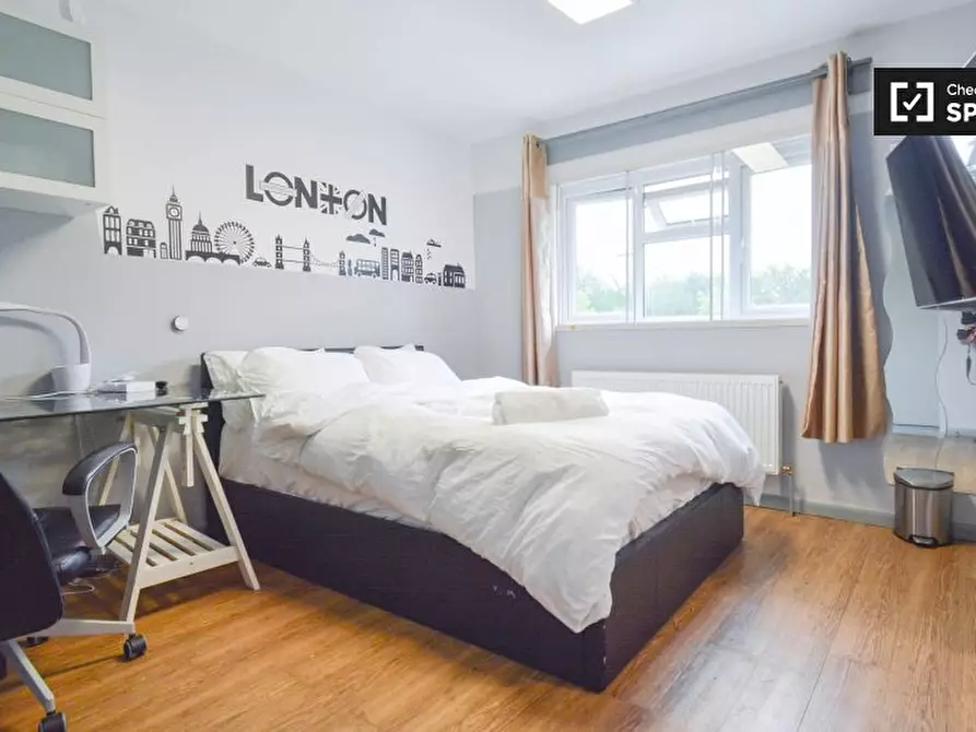 Immagine 2 di Camera condivisa in affitto  in Joshua Street, London E14 0RD a Poplar