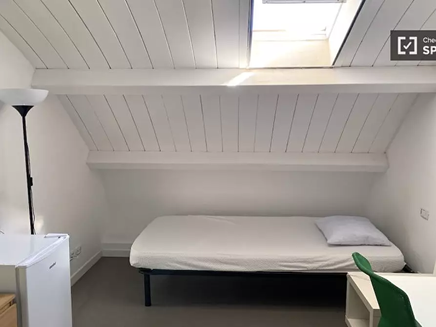 Immagine 2 di Camera condivisa in affitto  in Via di Carcaricola a Roma