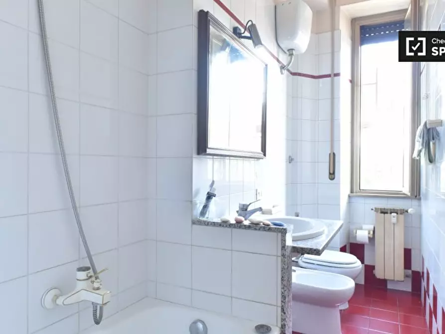 Immagine 7 di Camera condivisa in affitto  in Via Giovanni Battista Canobi, 00151 Roma RM, Italy a Roma