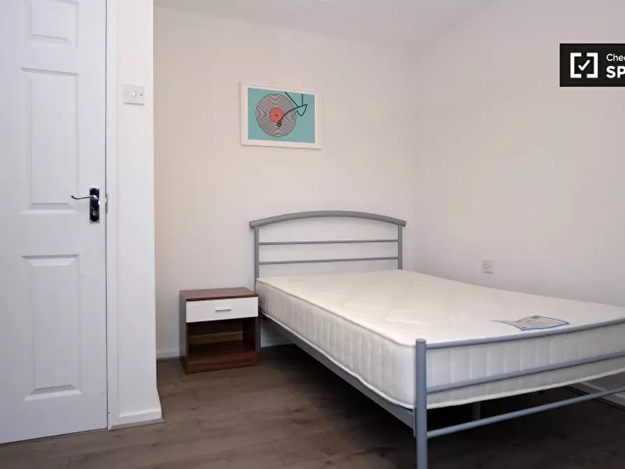 Immagine 1 di Camera condivisa in affitto  in Spey Street a Poplar