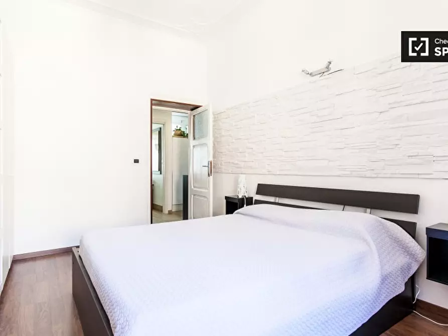 Immagine 3 di Camera condivisa in affitto  in Via Francesco Baracca a Roma