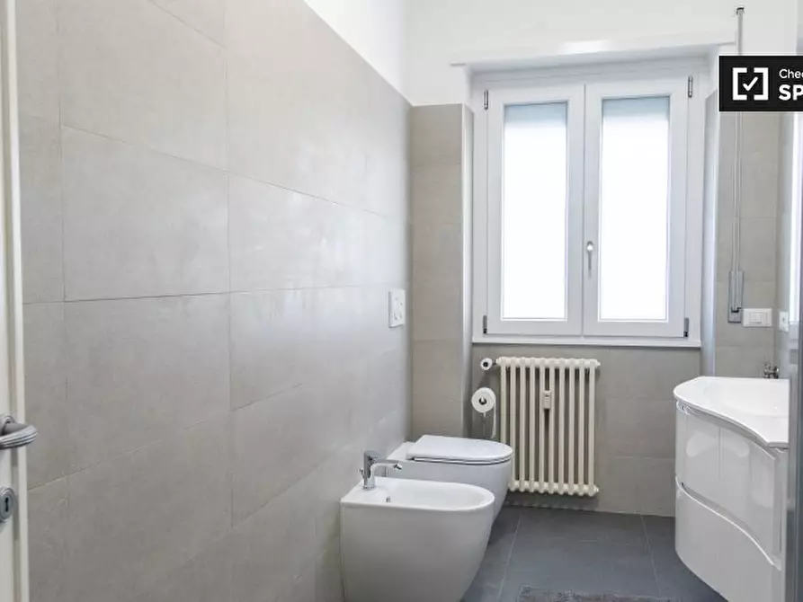 Immagine 8 di Camera condivisa in affitto  in Via Anastasio II a Roma